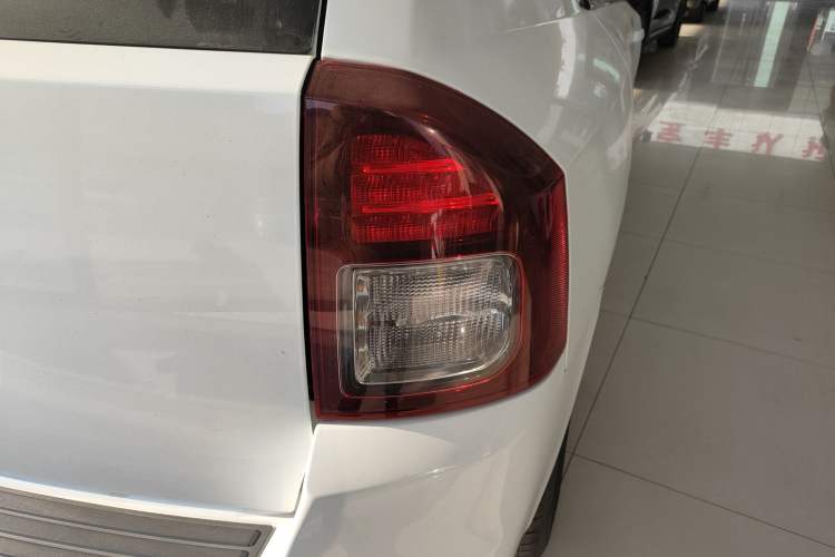 Used Jeep Compass (Import) 2015 2.0L two-wheel drive sport version