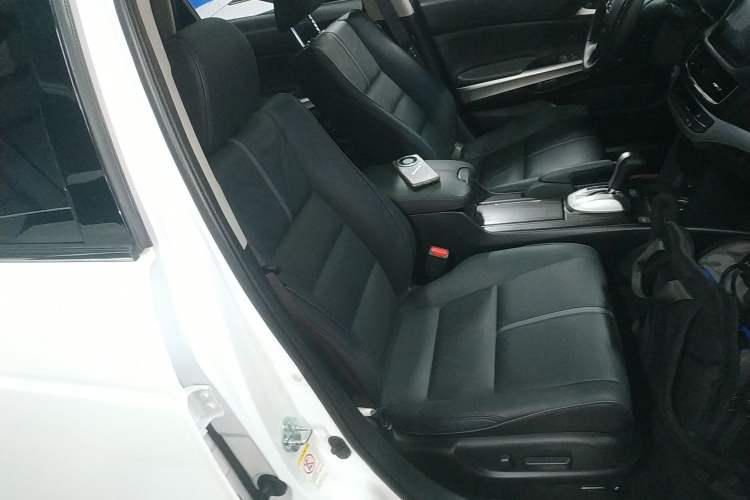 Used Honda Crosstour 2014 2.4L Luxury Edition
