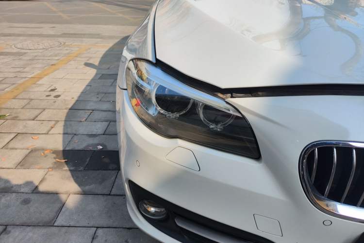 Used BMW 5 Series 2014 520Li Elegant Model
