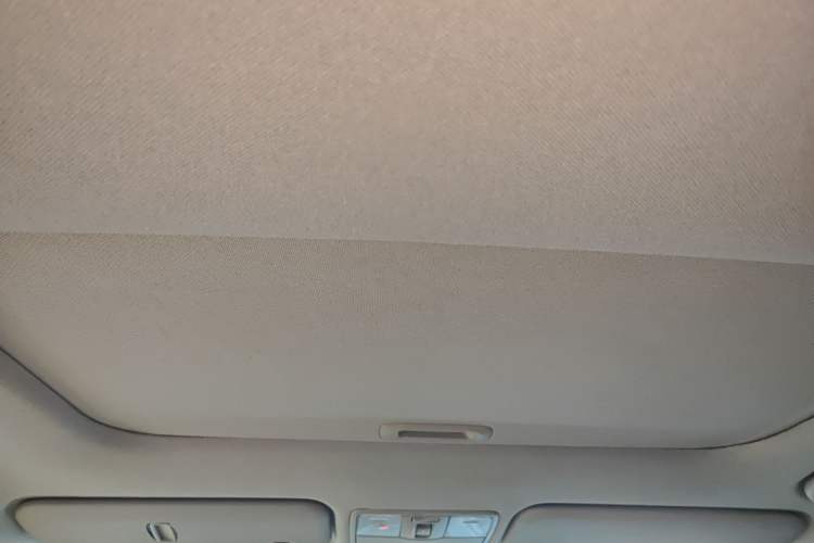 Used Hyundai Verna (older generation) 2014 1.4L Manual Top-Tier Model TOP Headliner