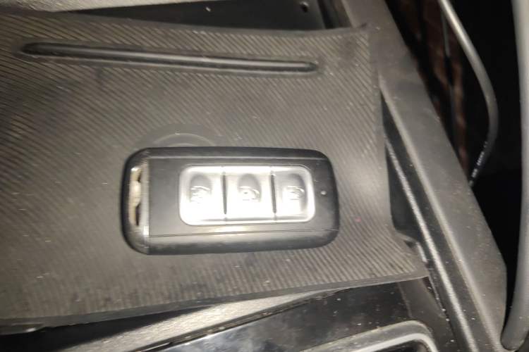 Used Dongfeng Fengon E3 2019 EVR Range-Extended Smart Model
