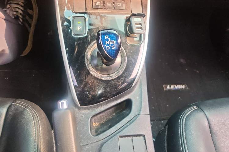 Used Toyota Levin 2017 Revised Dual-Engine 1.8H GS E-CVT Elite Sunroof Version China V Standard