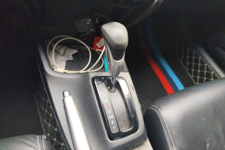 Used Honda Civic 2013 10th Anniversary 1.8L Automatic Luxury Edition Gear Lever