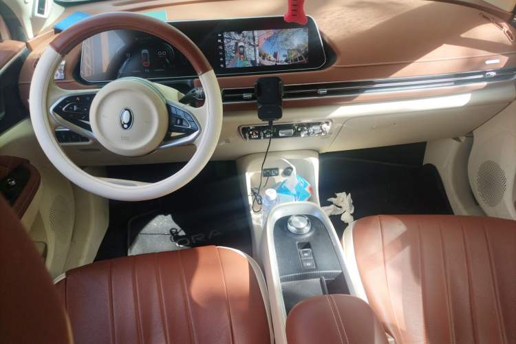 Used ORA Good Cat 2021 400km Standard Range Athena Edition Lithium Iron Phosphate Center Console