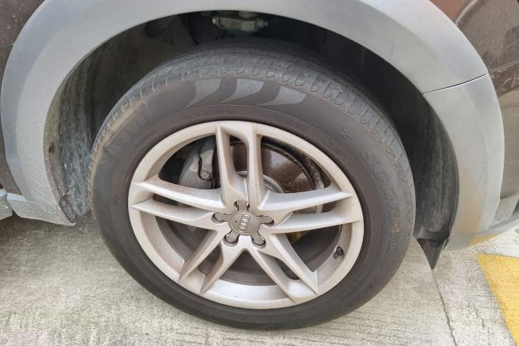 Used Audi Q5 2017 Plus 40 TFSI Technology Model