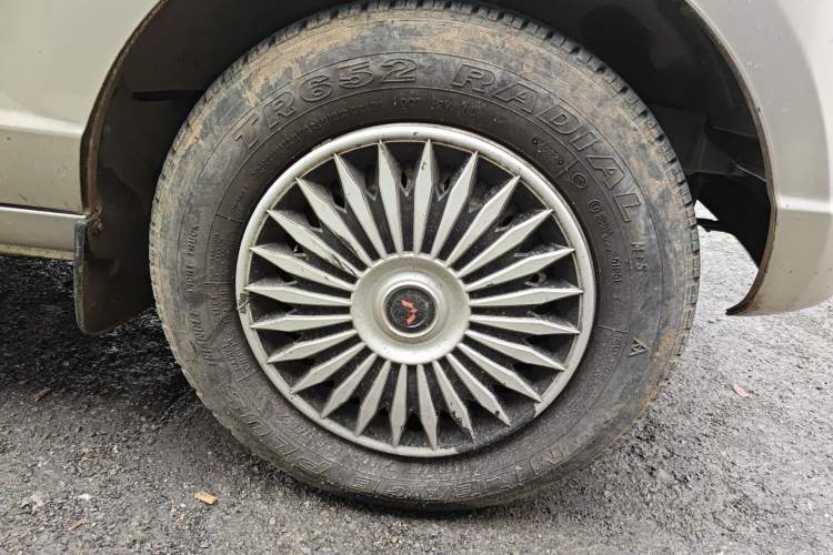 Used Wuling Rongguang S 2023 1.5L Base Version 5/7 Seats Right Front Wheel Hub