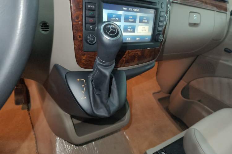 Used Mercedes-Benz Viano 2013 3.0L Navigator Edition