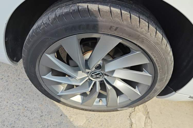 Used Volkswagen FAW-Volkswagen CC 2024 380TSI Striking Edition Right Rear Wheel Hub