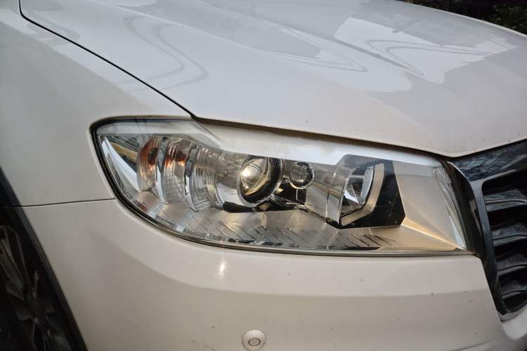 Used Haval H6 2015 Sport Edition 1.5T Automatic Two-Wheel Drive Luxury Model Right Front Headlight