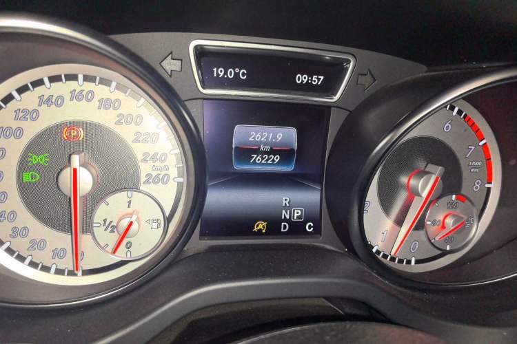 Used Mercedes-Benz GLA 2016 GLA 220 4MATIC Fashion Edition Odometer Close Up