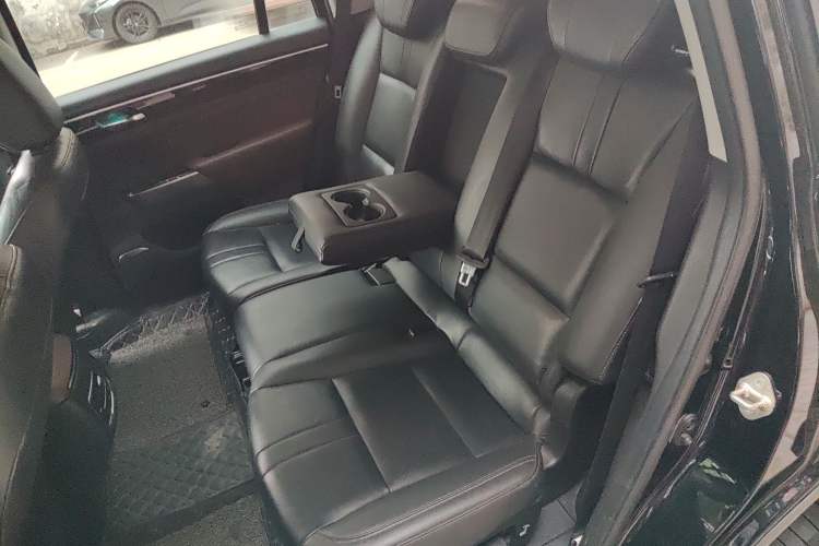 Used GAC Trumpchi GS8 2017 320T Four-Wheel Drive Luxury Smart Connectivity Version (7 Seats) Interior 4