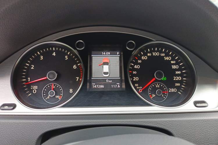 Used Volkswagen FAW-Volkswagen CC 2012 2.0 TSI Luxury Model Instrument Cluster