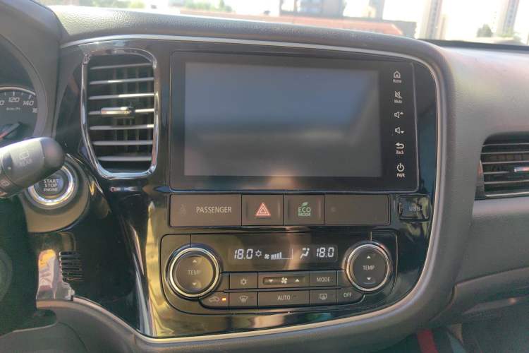 Used Mitsubishi Outlander 2017 2.0L Two-Wheel Drive Glory Edition 5 Seats