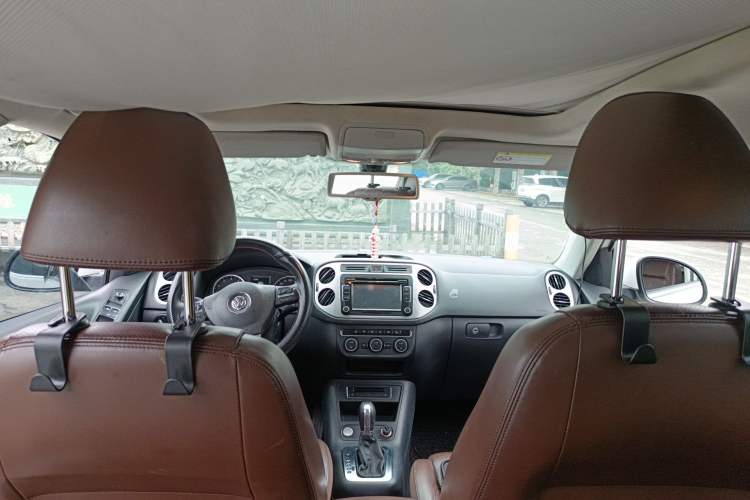 Used Volkswagen Tiguan 2015 2.0 TSI Automatic All-Wheel Drive Luxury Edition Headliner