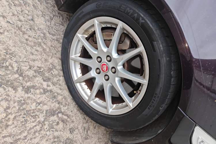 Used Jaguar XJ 2014 XJL 3.0 SC Two-Wheel-Drive Panoramic Business Edition
