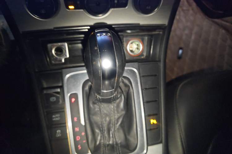 Used Volkswagen Magotan 2015 1.8TSI Advanced Model Gear Lever