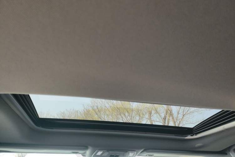 Used Toyota Granvia 2024 2.5L Hybrid Prestige PLUS Four-Wheel Drive Version Headliner