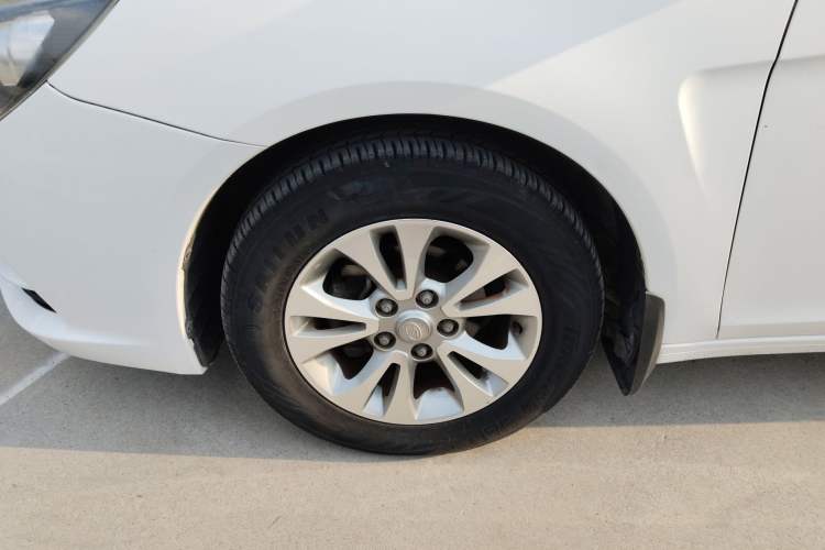 Used Soueast V5 Lingzhi 2015 Plus 1.5L Manual Smart Edition Exterior 4