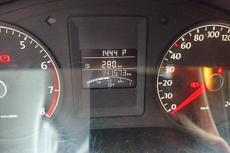 Used Volkswagen Sagitar 2014 Revised Version 1.6L Automatic Comfort Edition Odometer Close Up