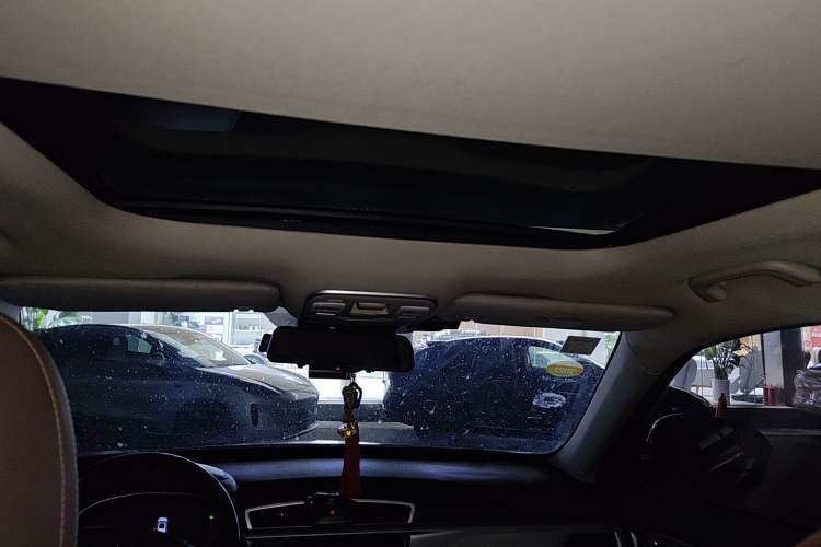 Used Geely Auto Emgrand X7 Sport 2016 1.8TD Automatic ZhiZun Version
