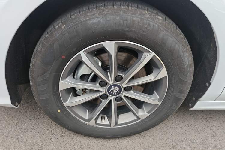 Used BYD Qin PLUS 2024 HONOR Edition DM-i 55KM Beyond Model
