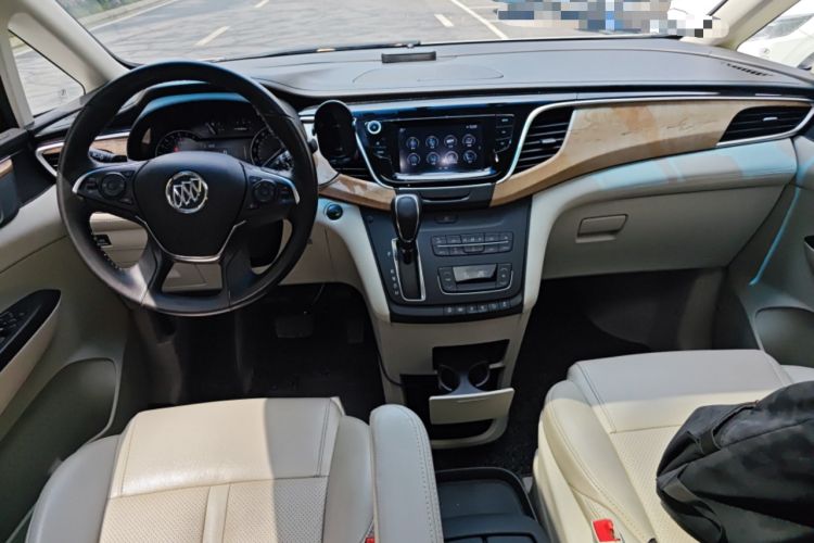 Used Buick GL8 2017 ES 28T Comfort Model China V Standard Center Console