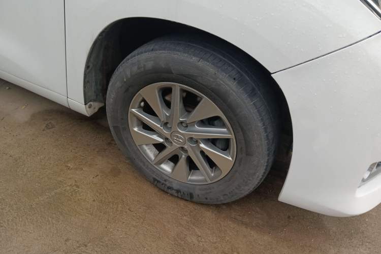 Used Toyota Alphard 2011 3.5L Luxury Edition Right Front Wheel Hub