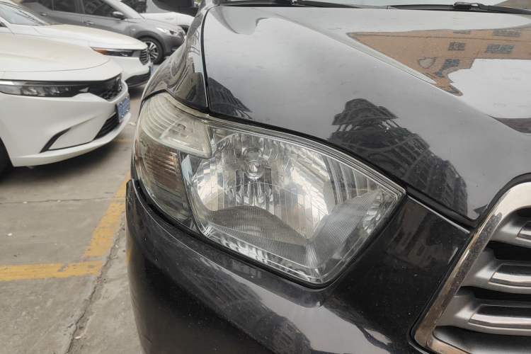 Used Toyota Highlander 2011 2.7L Two-Wheel Drive 7-Seater Luxury Edition
