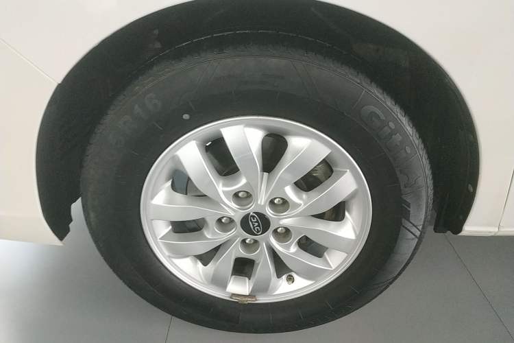 Used JAC Refine M4 2021 2.0L Manual Commercial Edition