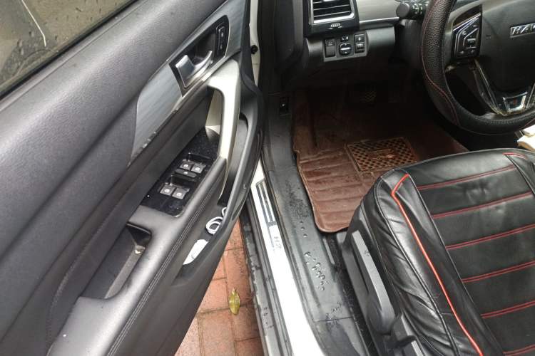 Used Haval H2 2018 Red-Label 1.5T Dual-Clutch Two-Wheel-Drive Elite Model