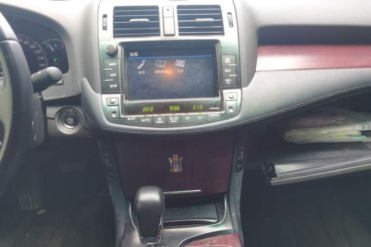 Used Toyota Crown 2010 2.5L Royal Leather Navigation Edition
