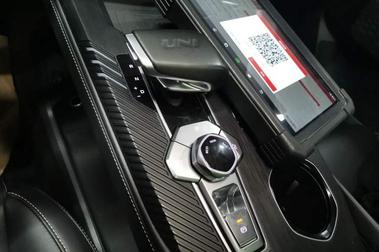 Used Changan UNI-K 2023 2.0T Two-Wheel Drive YueShang Trim
