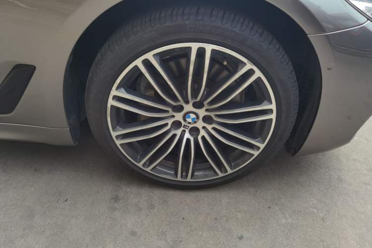 Used BMW 5 Series 2018 Restyled 530Li Leading Edition M Sport Package
