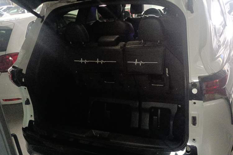 Used Toyota Granvia 2024 2.5L Hybrid Prestige PLUS Four-Wheel Drive Version