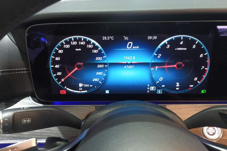 Used Mercedes-Benz E-Class 2021 Restyled E 300 L Luxury Edition Instrument Cluster