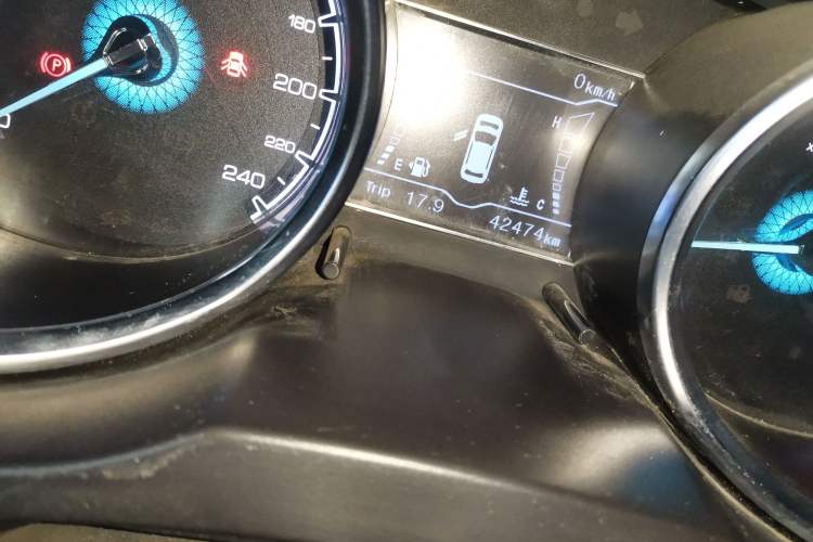 Used Zotye SR7 2016 1.5T Manual Cube Road Edition China V Standard