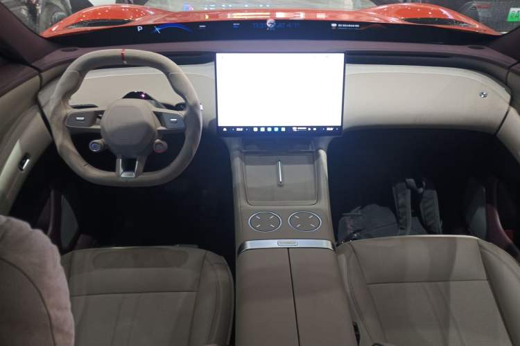 Used Xiaomi Auto YU7 2025 Ultra-Long Range Rear-Wheel Drive Version Center Console