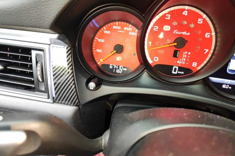 Used Porsche Macan 2017 Macan 2.0T Odometer Close Up