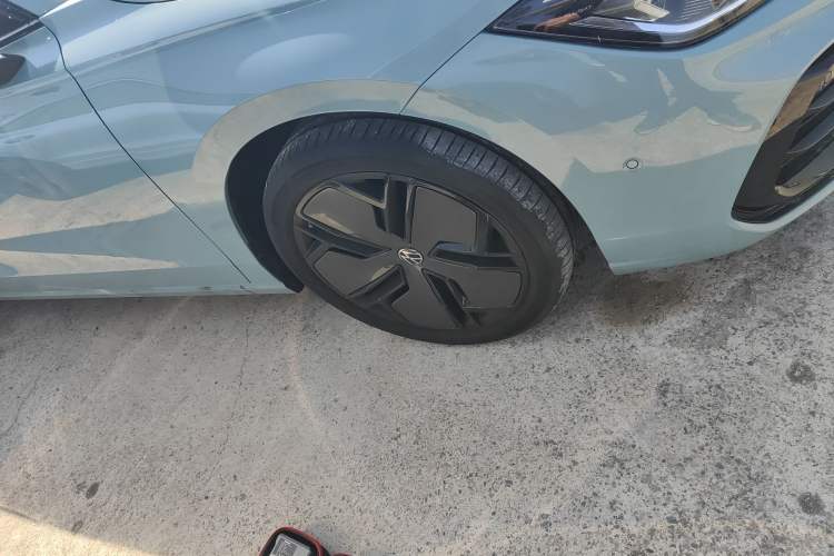 Used Volkswagen Passat 2025 Pro 380TSI Starry Dragon Luxury Edition Right Front Wheel Hub