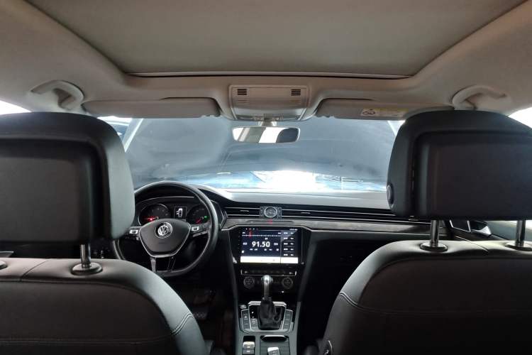 Used Volkswagen Magotan 2018 Facelift 330TSI DSG Luxury Model Headliner