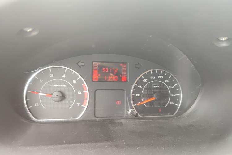 Used Wuling Rongguang V 2018 1.2L Practical Model
