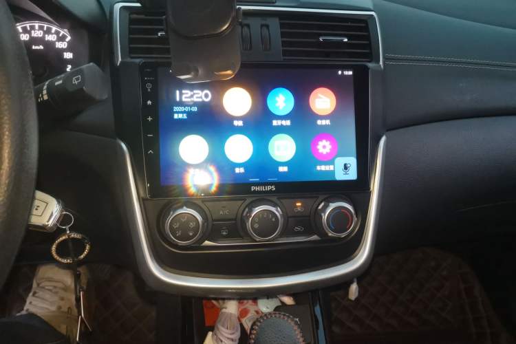 Used Nissan Tiida 2016 1.6L CVT Cool Dynamic Edition
