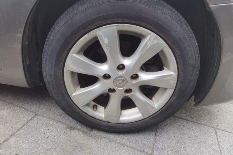 Used Nissan Tiida 2011 1.6L CVT Smart Version Right Front Wheel Hub