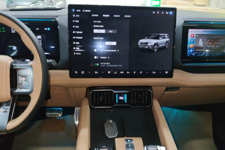 Used Formula Leopard 8 2025 Smart & Brave Flagship Edition 7 Seats Audio And AC Panel