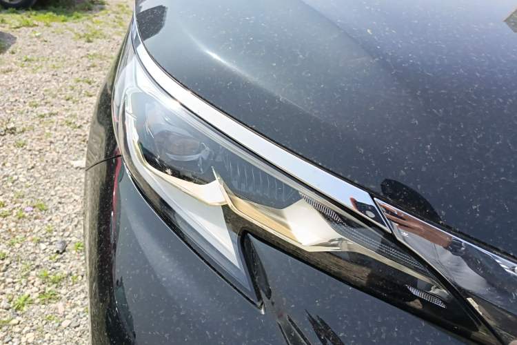 Used Toyota Granvia 2023 2.5L Hybrid Comfort Edition Right Front Headlight