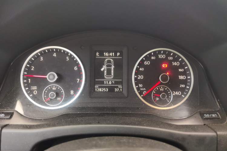 Used Volkswagen Tiguan 2010 1.8TSI Automatic Two-Wheel Drive Elite Edition Instrument Cluster