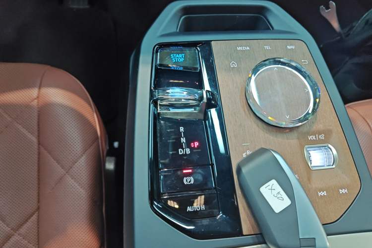 Used BMW iX 2022 xDrive50
