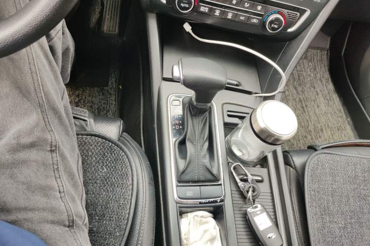 Used Kia K5 2016 2.0L Hybrid GLS Gear Lever