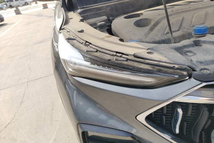 Used CHANGAN OSHAN X5 2021 1.5T DCT Prestige Edition Right Front Headlight