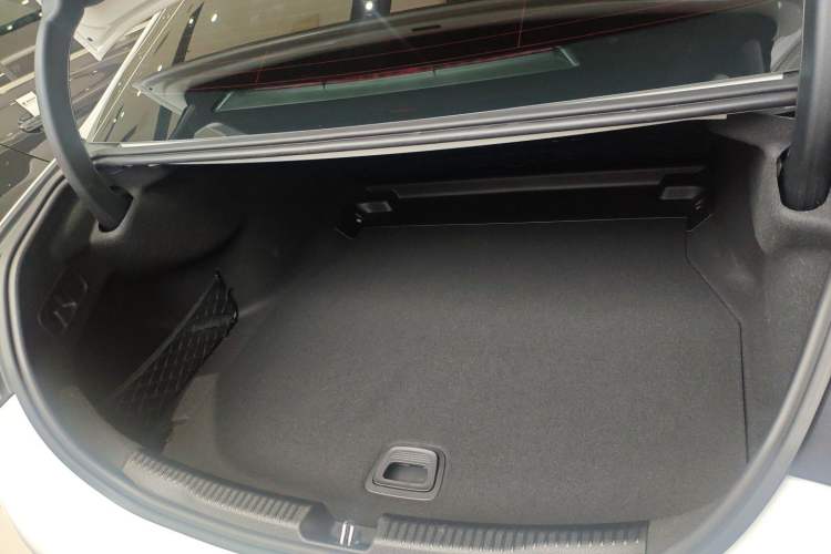 Used Mercedes-Benz C-Class 2023 Restyled C 260 L Night Edition Sports Version Trunk